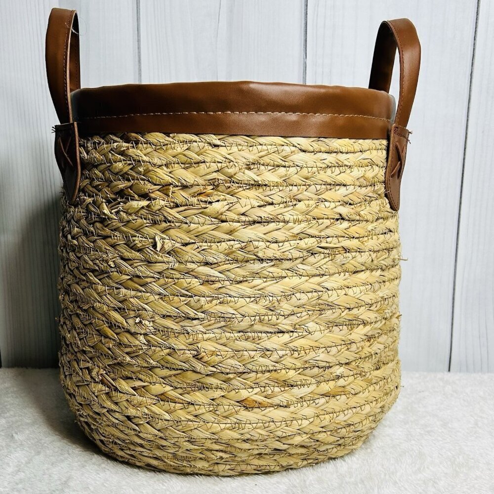 Woven Grass Wicker Round Basket with Leather Trim and Handles 12"T 11"W